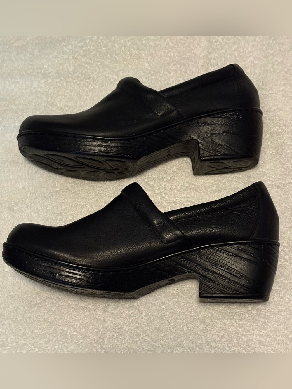 boc Born Classic Black Leather Women's Slip-On Clogs 11